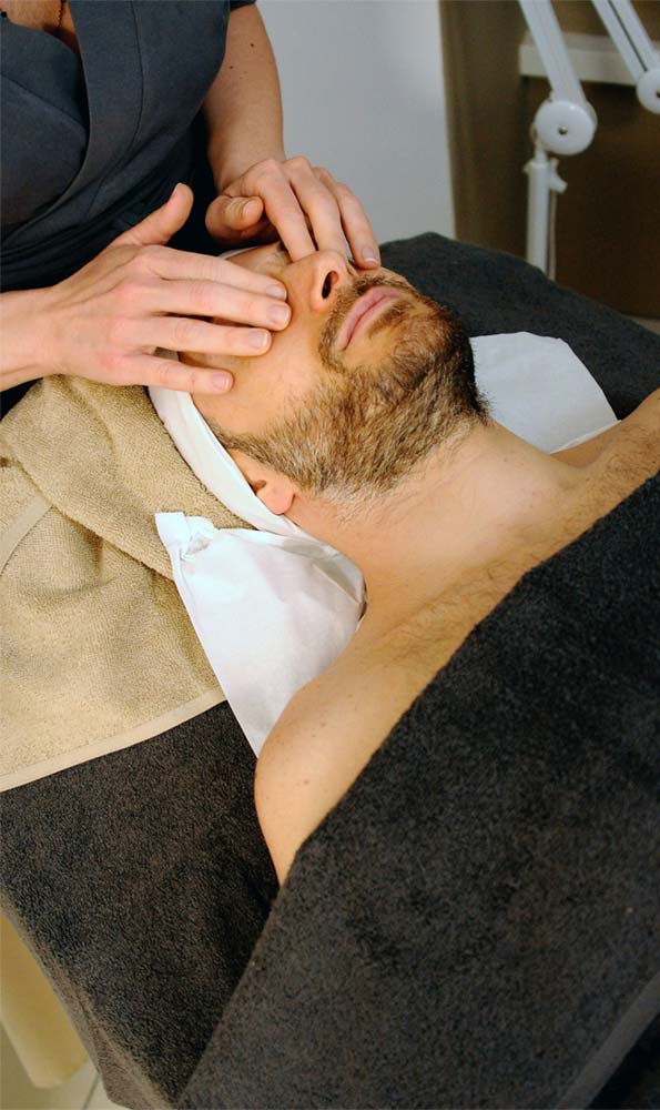 Kopfmassage bei Schwindelgef&uuml;hl